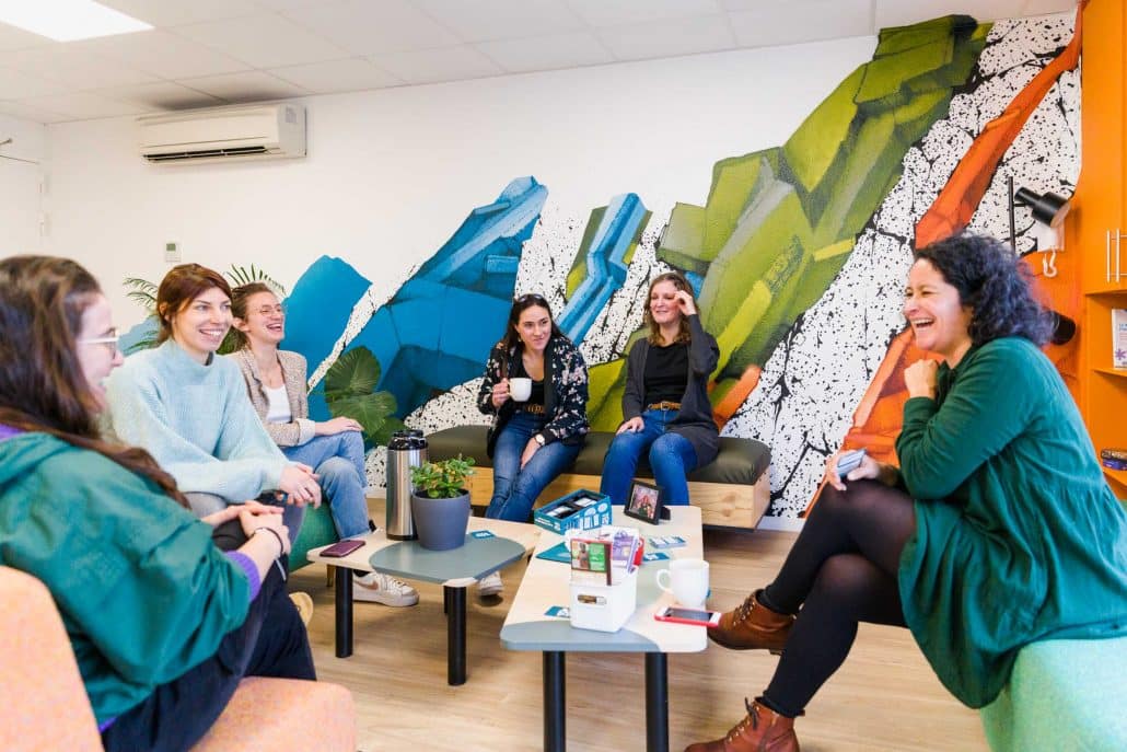 Un moment de détente, jeu de société pour décompresser sur la pause déjeuner dans notre. coworking de La Cordée Bordeaux - Chartrons.