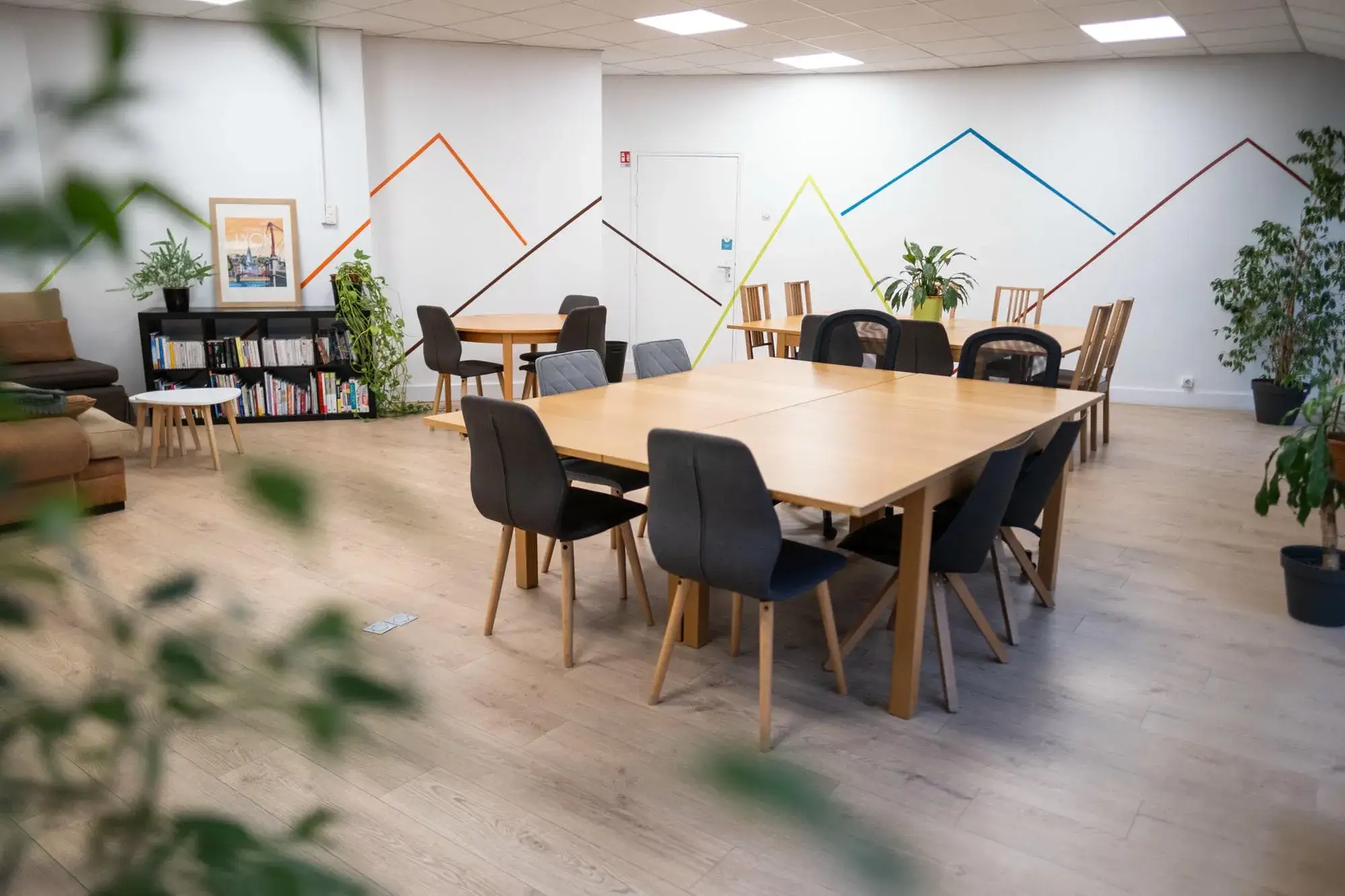 Bureaux attitrés derrière verrière au calme à Villeurbanne, métro République