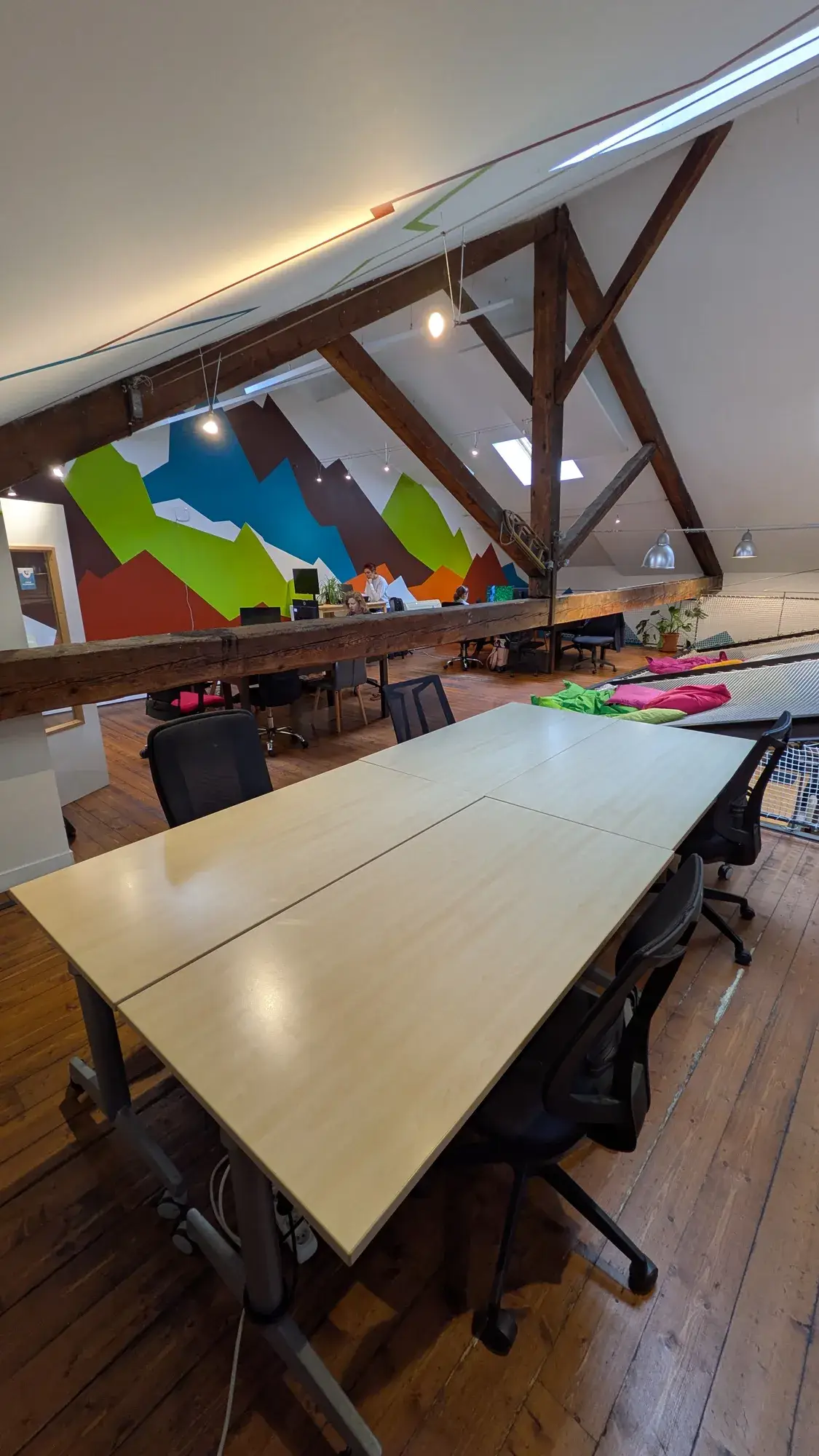 4 bureaux fixes en mezzanine de La Cordée Jean Macé