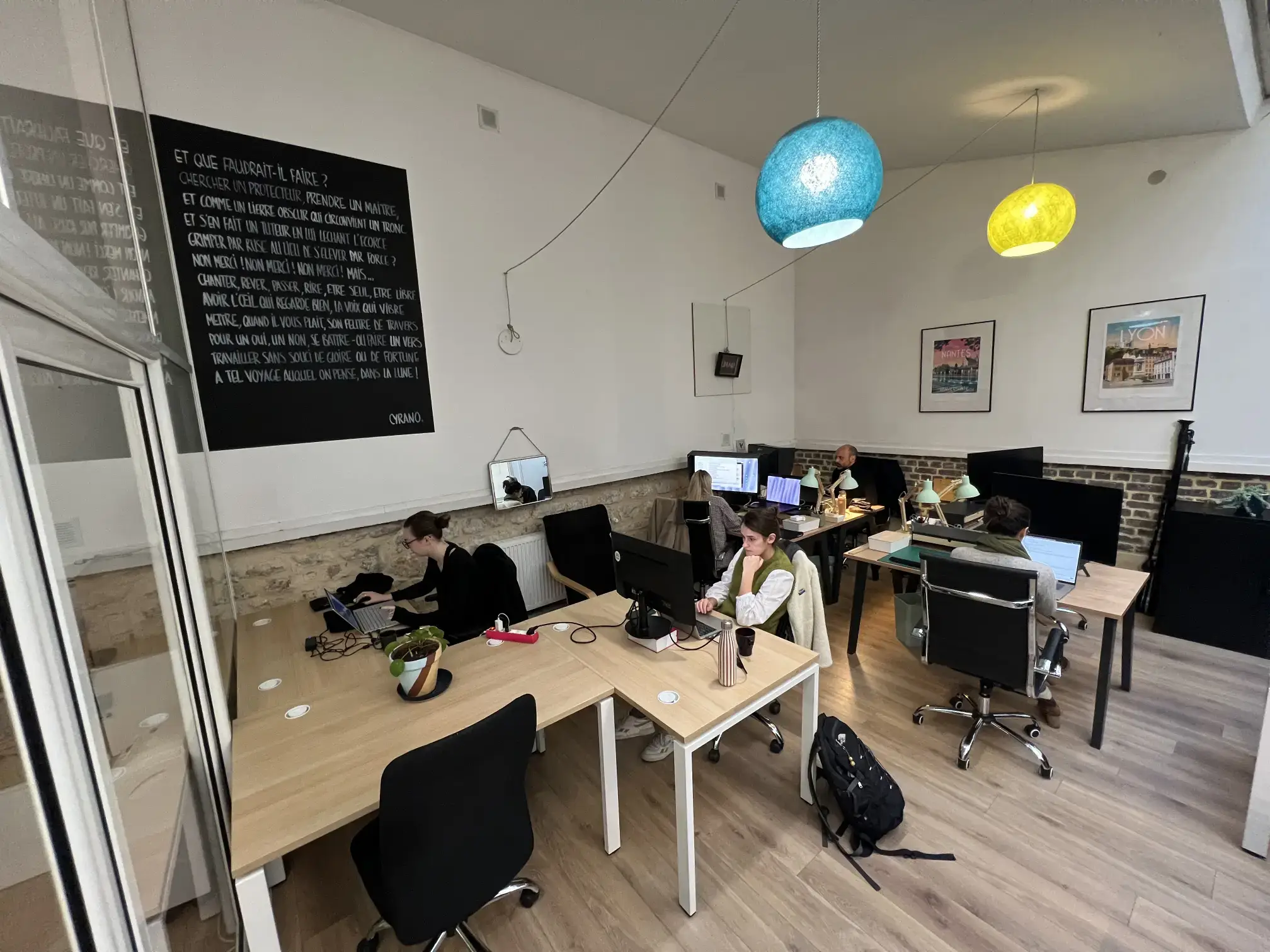 Espace de bureaux fixes grande hauteur sous plafond, La Cordée Paris 12e Gare de Lyon