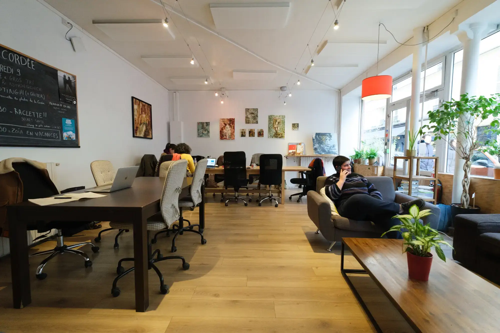 Flex office accessible 24/24 7/7 à la Cordée Paris 12 Flex office accessible 24/24 7/7 à la Cordée Paris 12