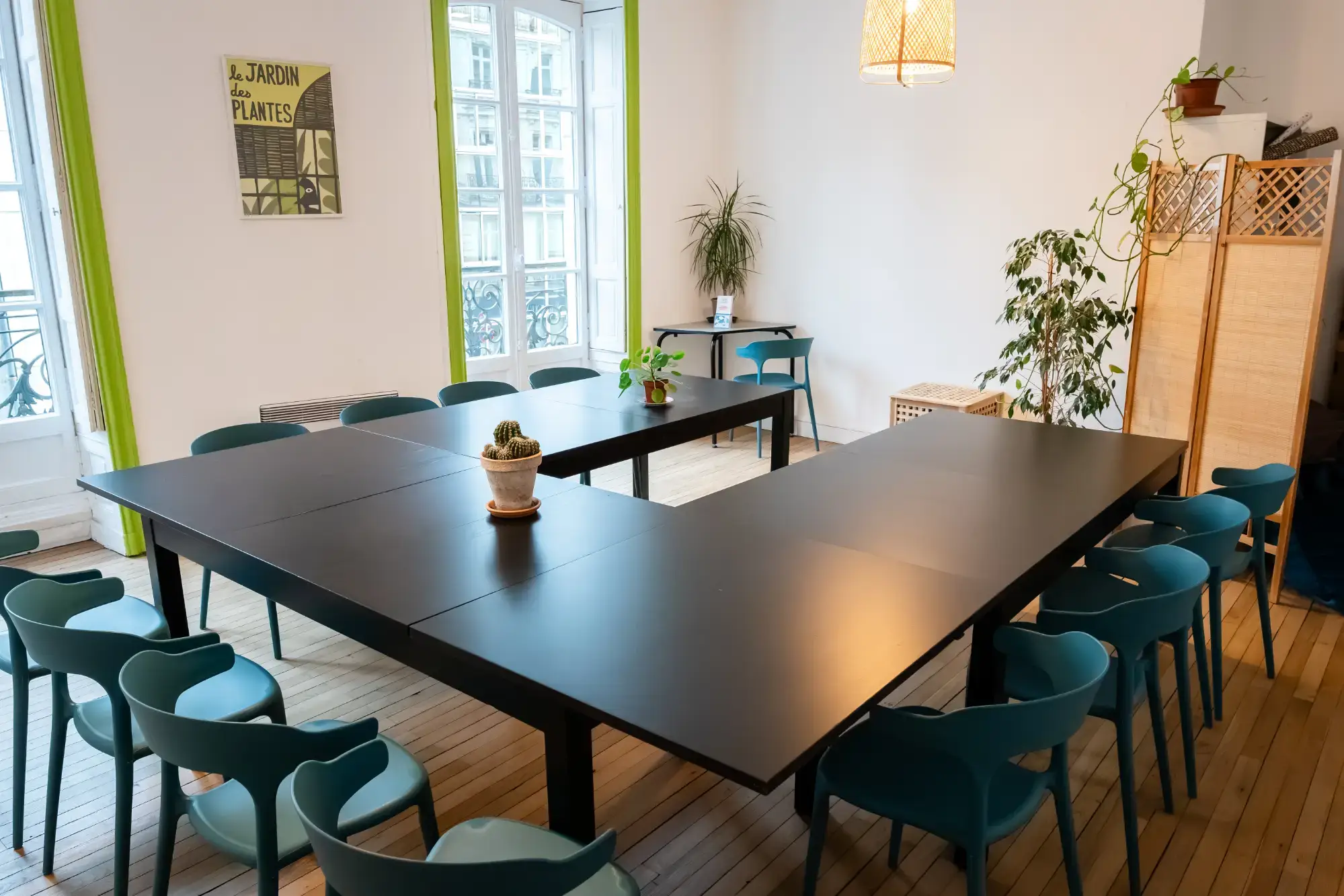 Salle de formation pour 12 personnes, centre-ville de Nantes Salle de formation pour 12 personnes, centre-ville de Nantes