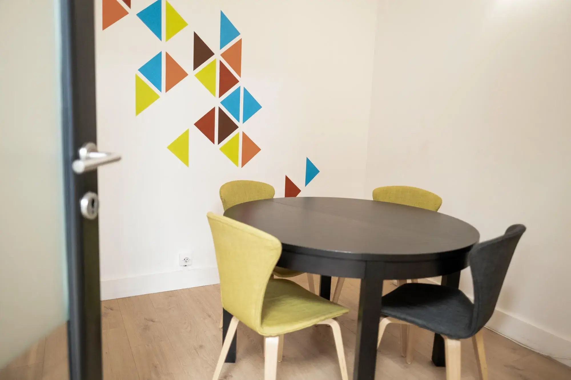 Petite salle pour entretien ou coaching, La Cordée Villeurbanne Petite salle pour entretien ou coaching, La Cordée Villeurbanne