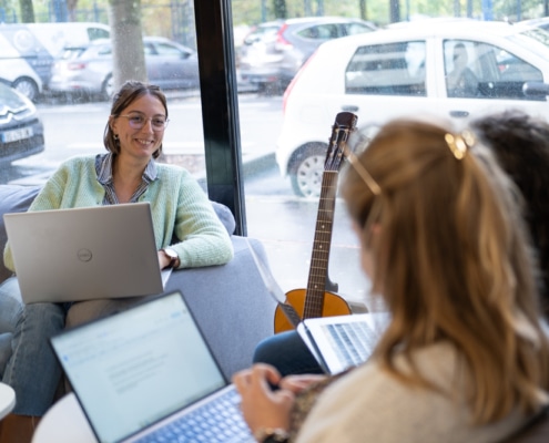 Travailler dans un espace lumineux et confortable à La Cordée République, Villeurbanne
