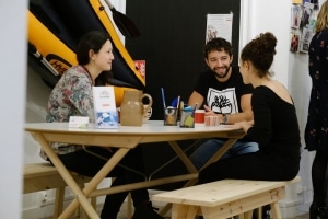 Photographie de la Cordée Nantes Sur Erdre personnes discutant autour de la table